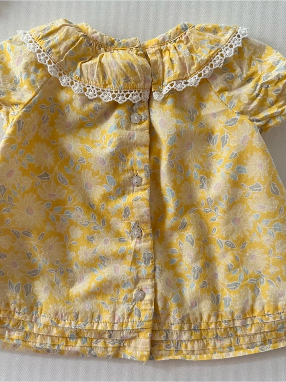 cupcakes & cashmere 12 Months Baby Girl Yellow Floral Outfit Set Bonnet Top
